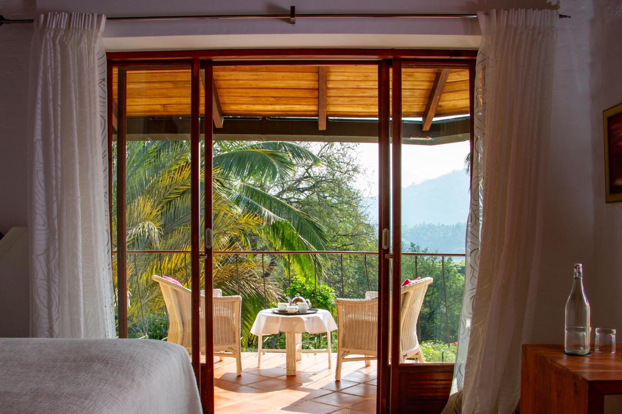 Bougainvillea Retreat 캔디 외부 사진
